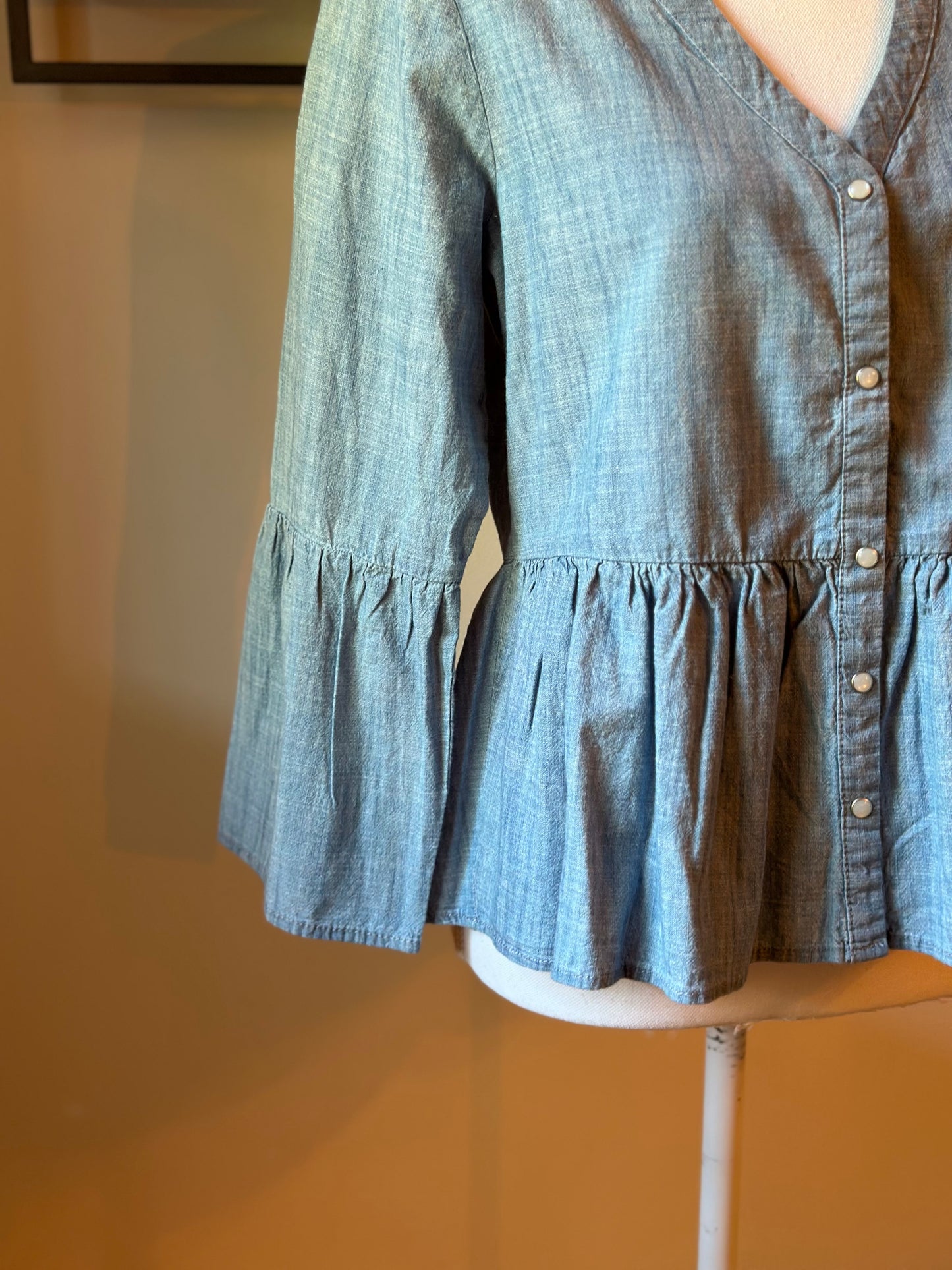 Blouse péplum en coton effet chambray T.34 neuve sans étiquette