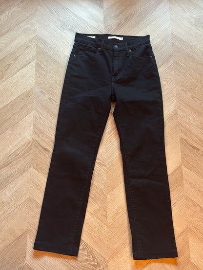Jean noir coupe droite Levi’ s Premium 724 High Rise Straight T.34