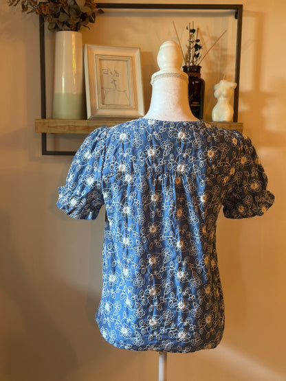 Blouse bleue brodée fleurs coton T.36/38