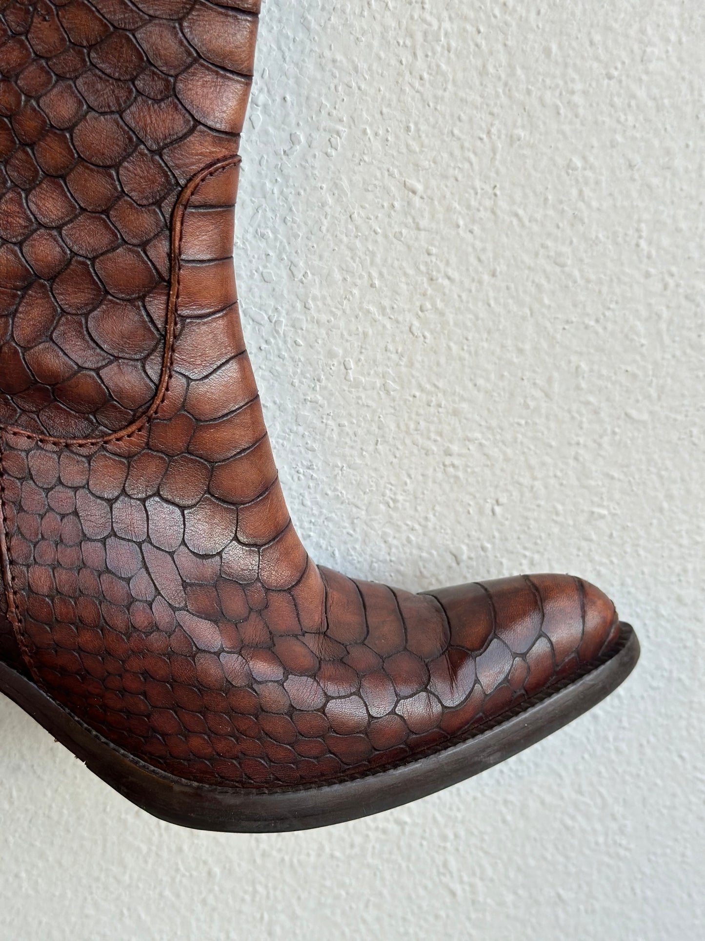 Bottes hautes en cuir croco marron P.36