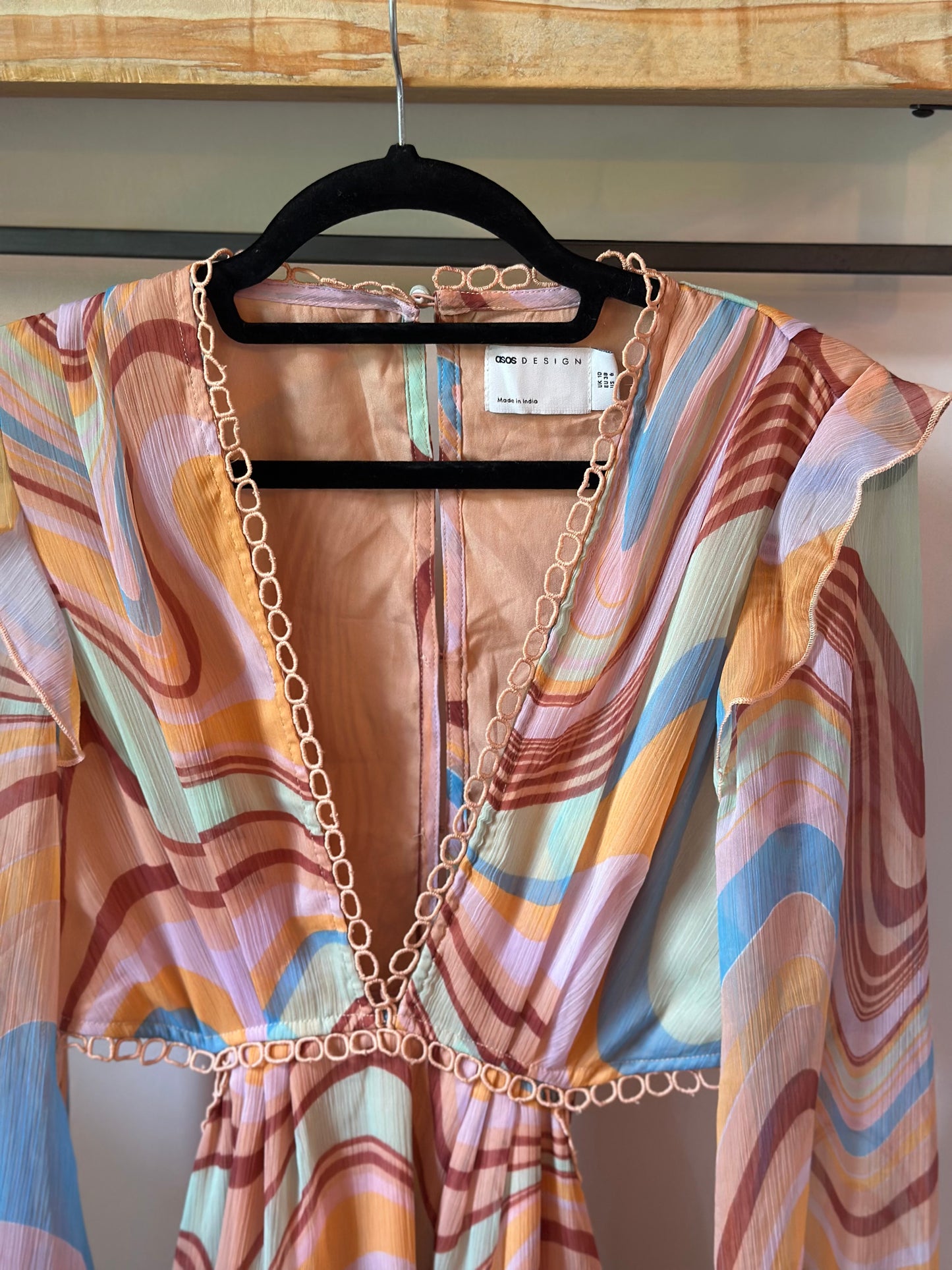 Robe volantée imprimé multicolore – Dos ouvert T.38