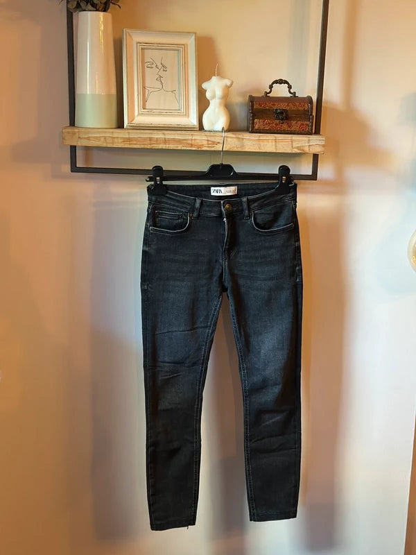 Jean slim noir T.38
