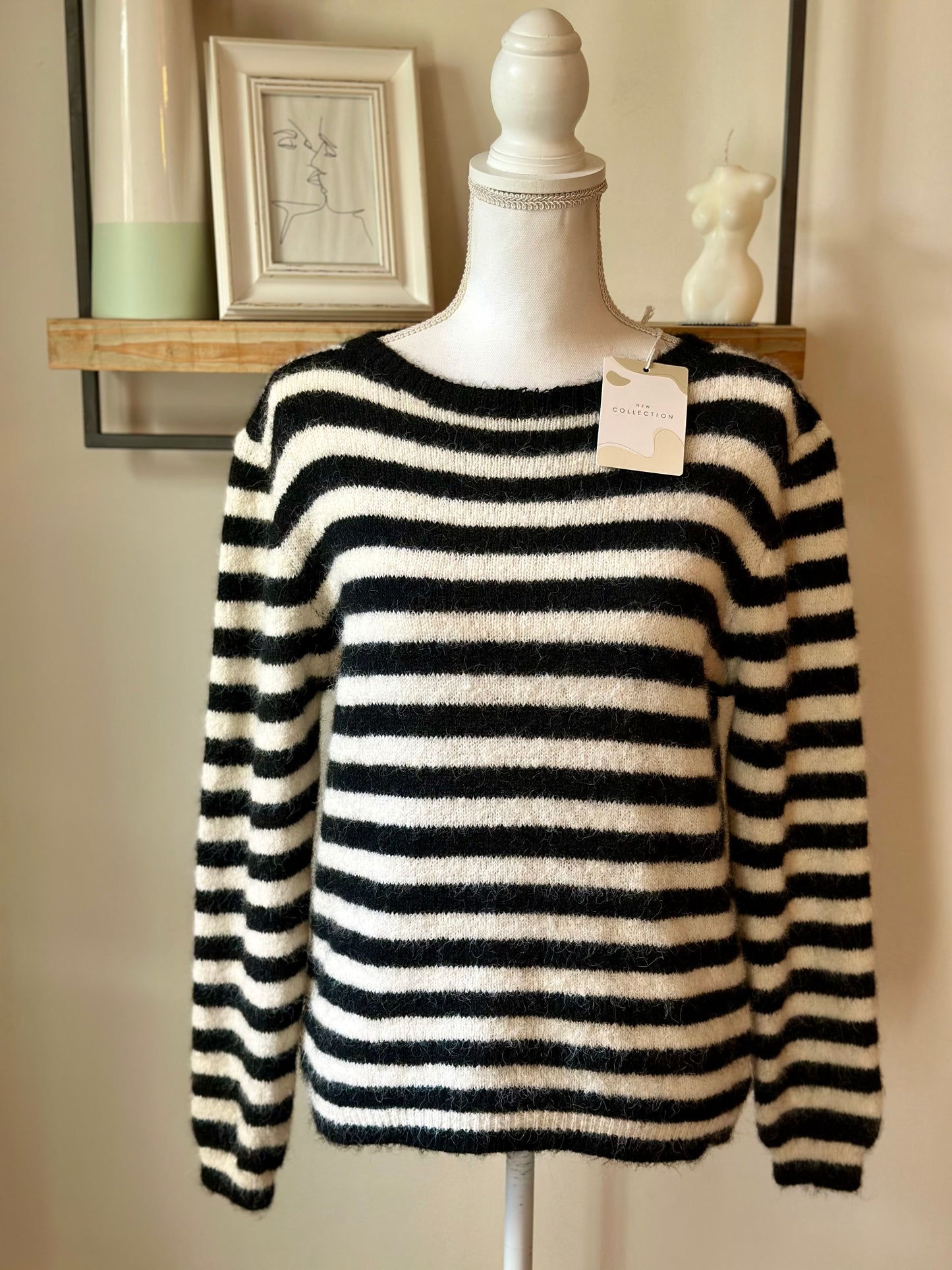 Pull rayé noir et écru en laine mélangée T.U neuf