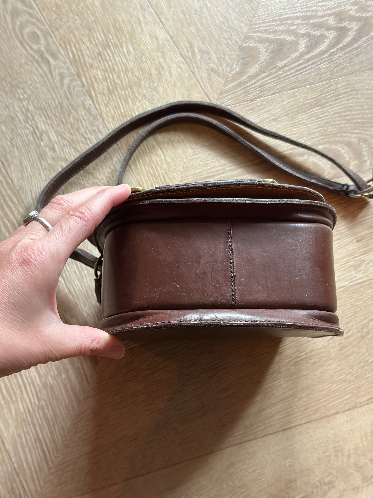 Sac bandoulière cuir marron vintage boucle métal – Made in France