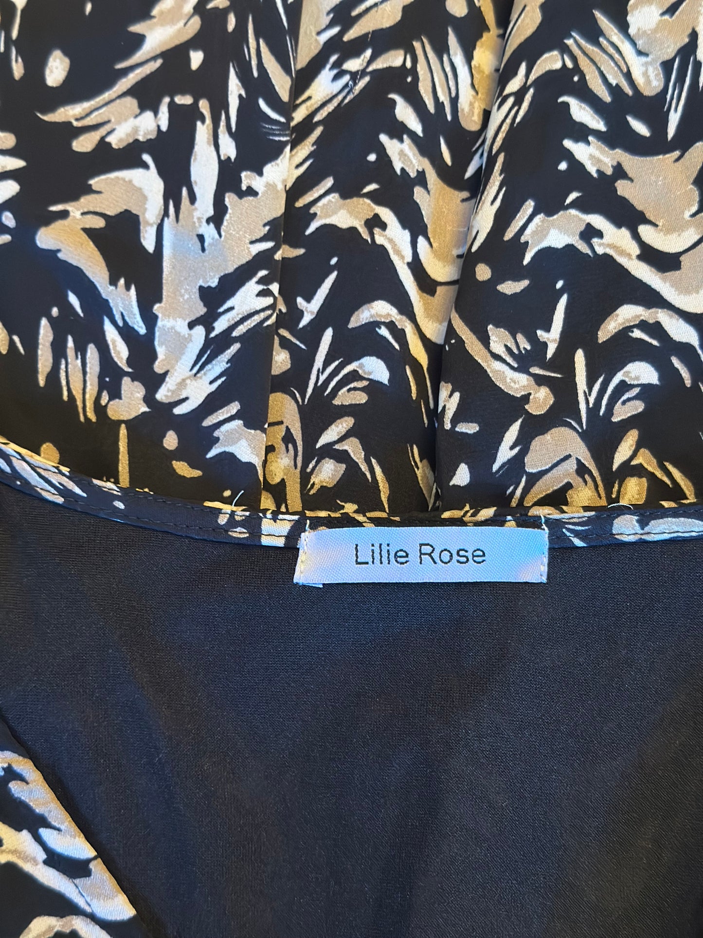 Robe fluide imprimé noir et beige T.38/40