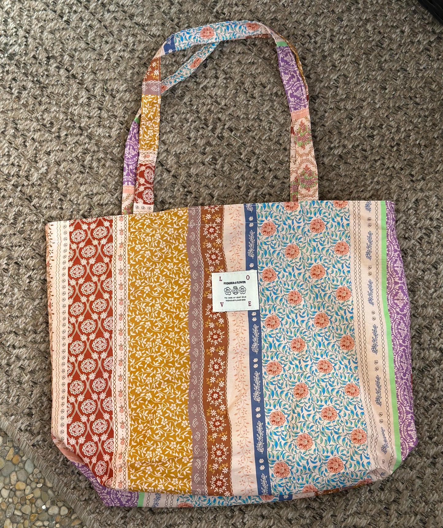 Joli sac cabas à motifs effet patchwork fleuri – Coton doux multicolore