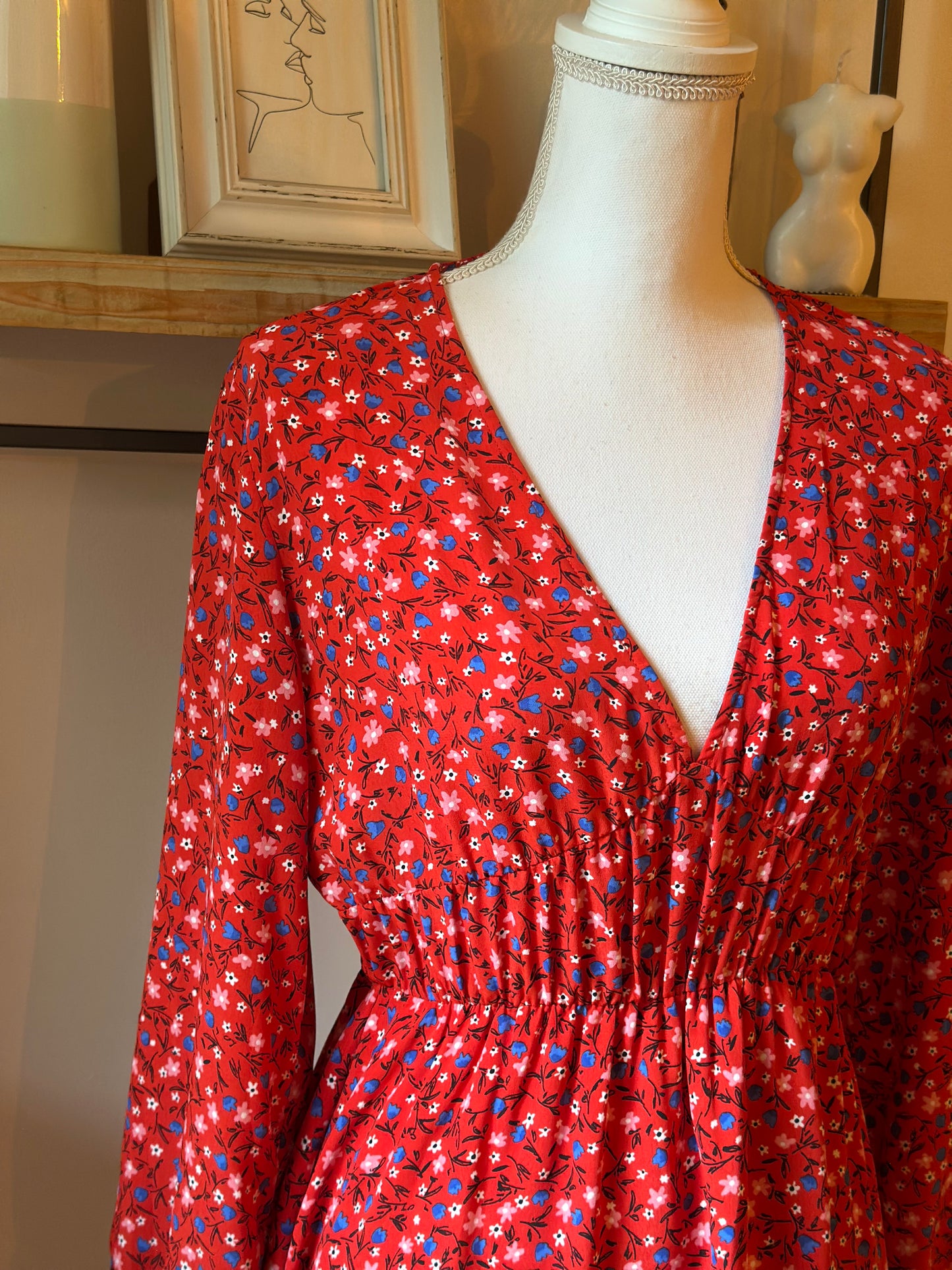 Robe fluide fleurie rouge T.34