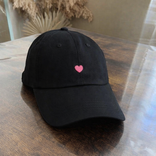 Casquette noire cœur brodé rose – Neuve