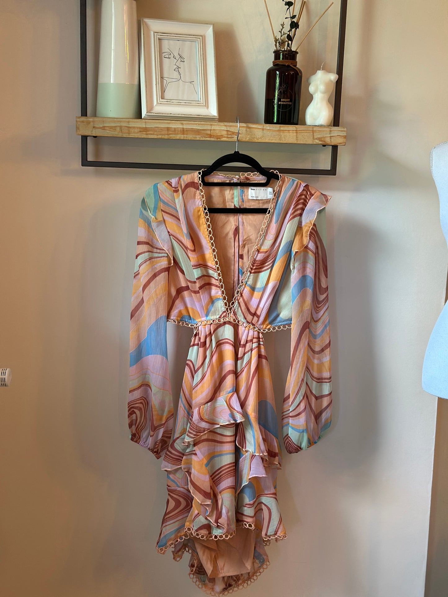 Robe volantée imprimé multicolore – Dos ouvert T.38