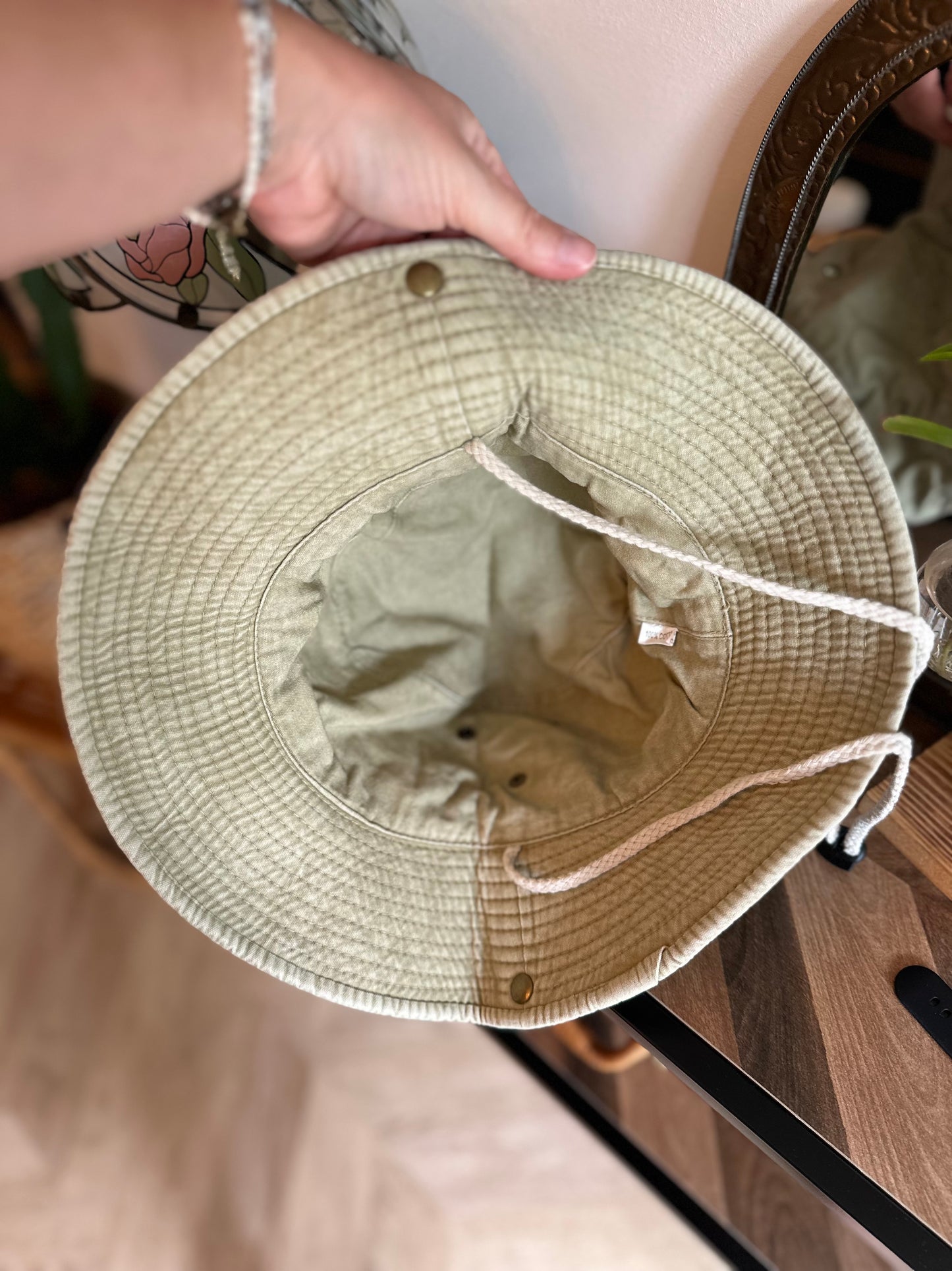 Chapeau unisexe beige kaki effet denim avec cordon neuf