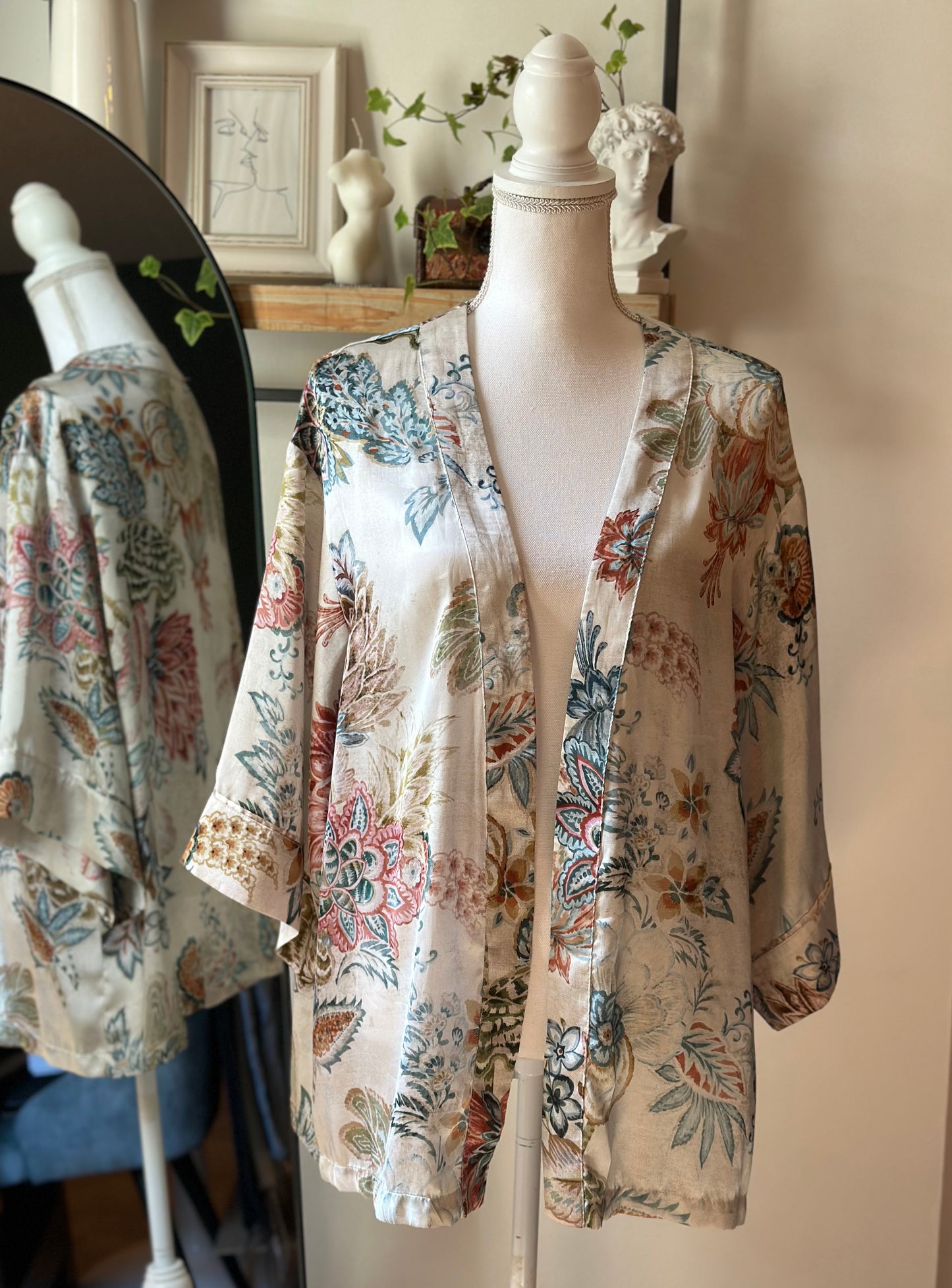 Kimono fluide crème à motifs fleuris T.unique