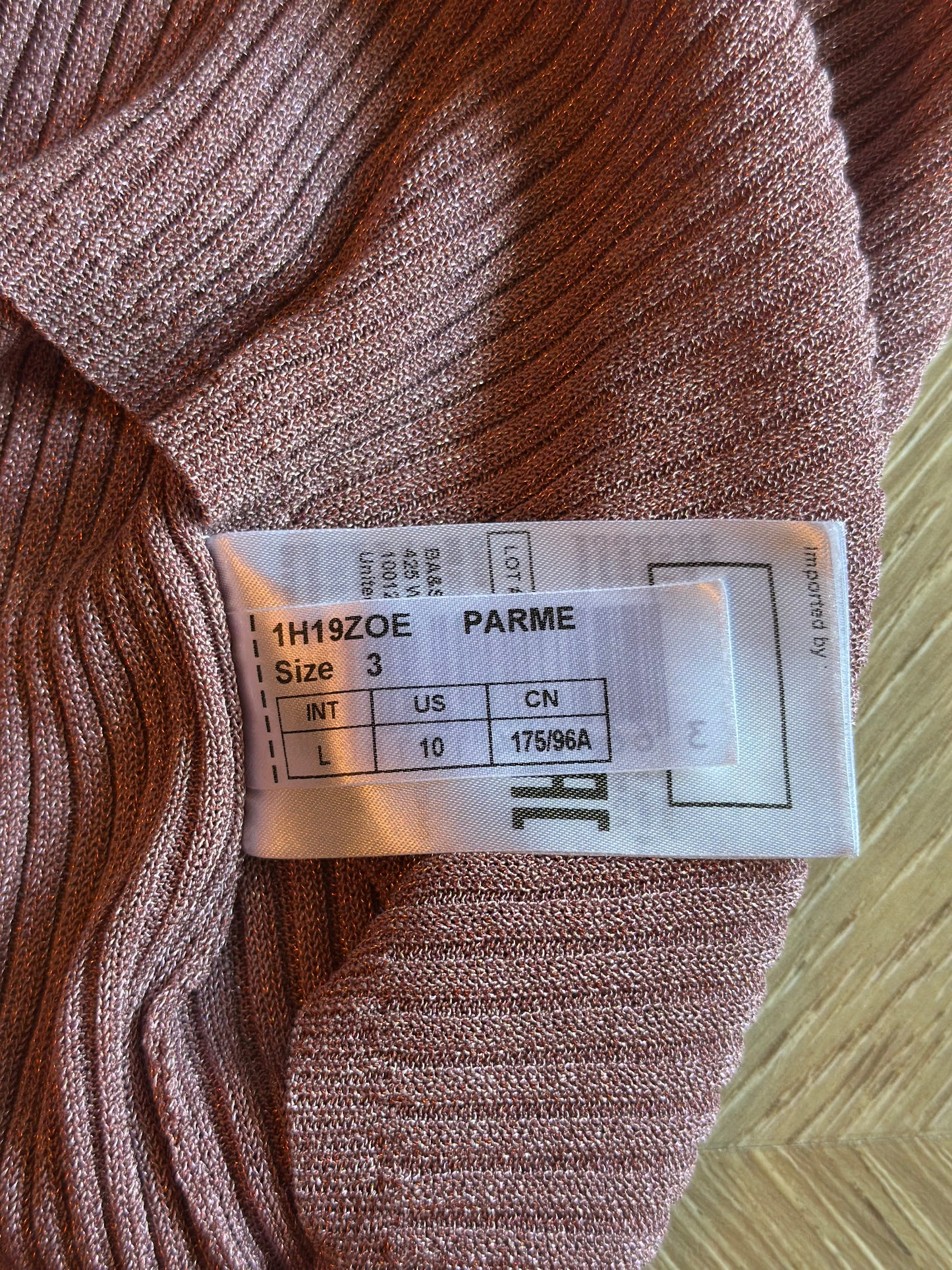 Pull manches courtes maille côtelée parme viscose T.40