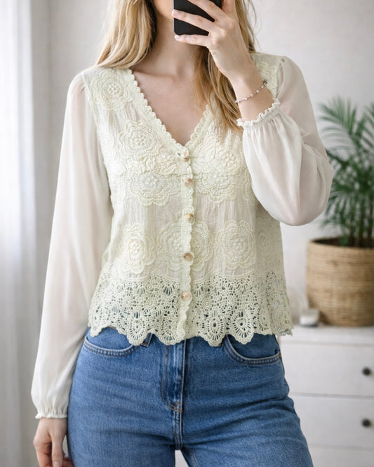 Gilet en dentelle à motifs floraux T.36/38