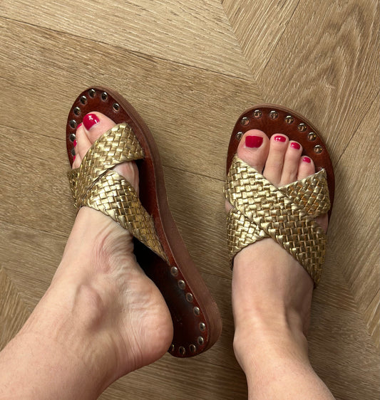 Sandales cuir tressé doré T.36