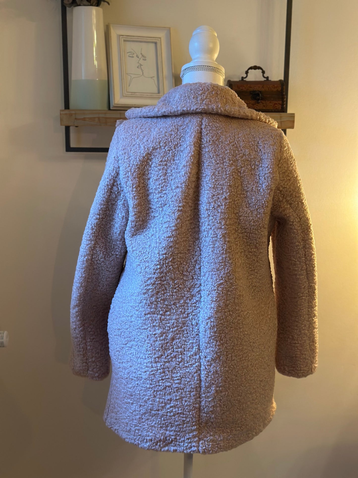 Manteau en bouclette rose clair doublé fabriqué en Italie T.36