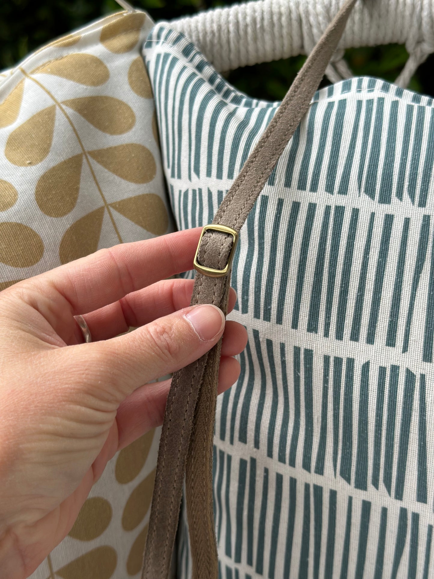 Sac en cuir bleu modèle “Mama” avec double bandoulière
