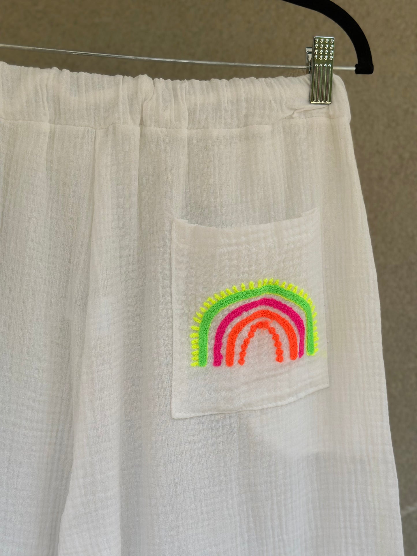 Pantalon gaze de coton Made in Italy blanc brodé arc-en-ciel – T.U 36/44