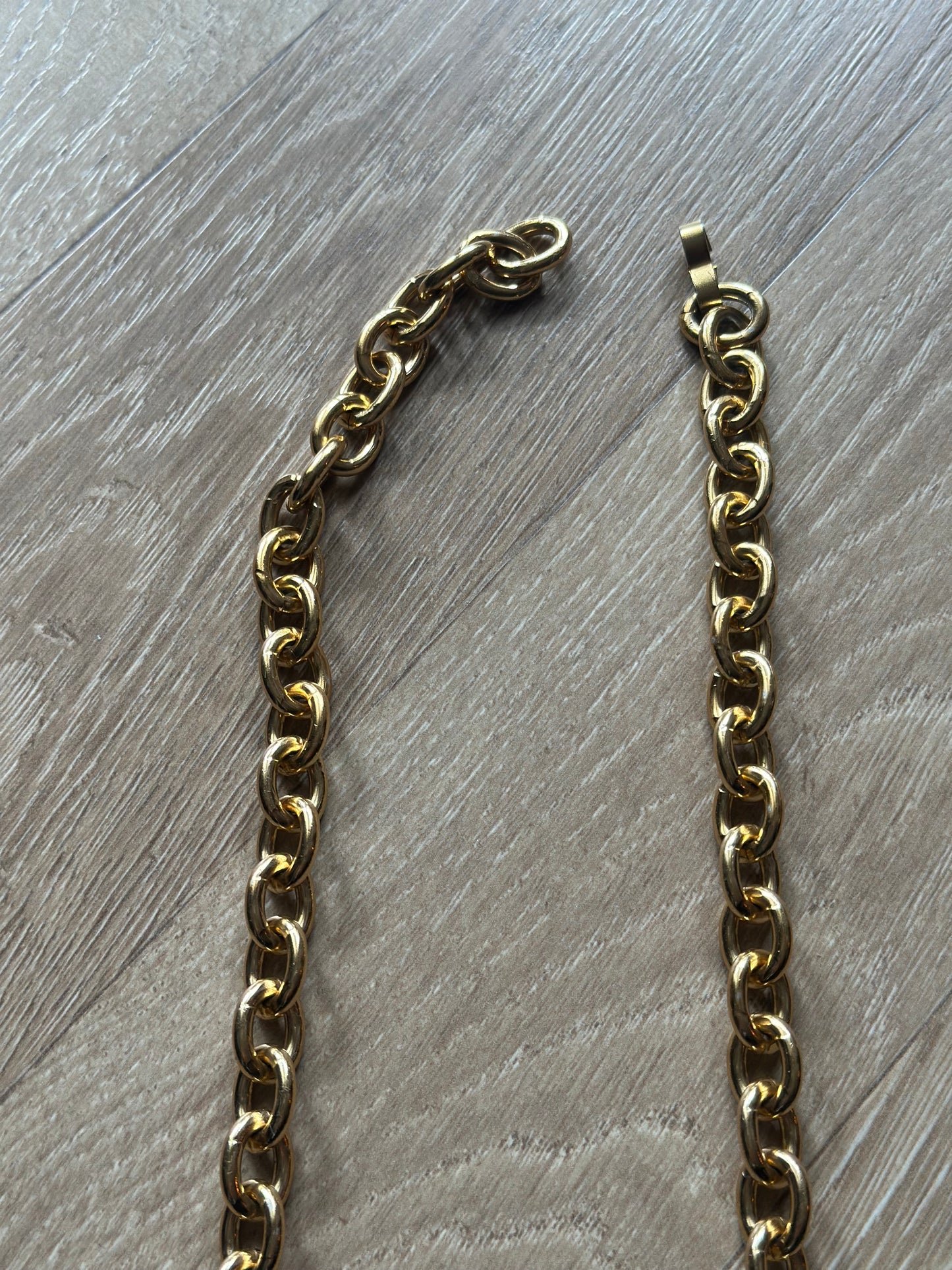 Ceinture chaîne dorée vintage épingles nourrice style 90s – 98 cm
