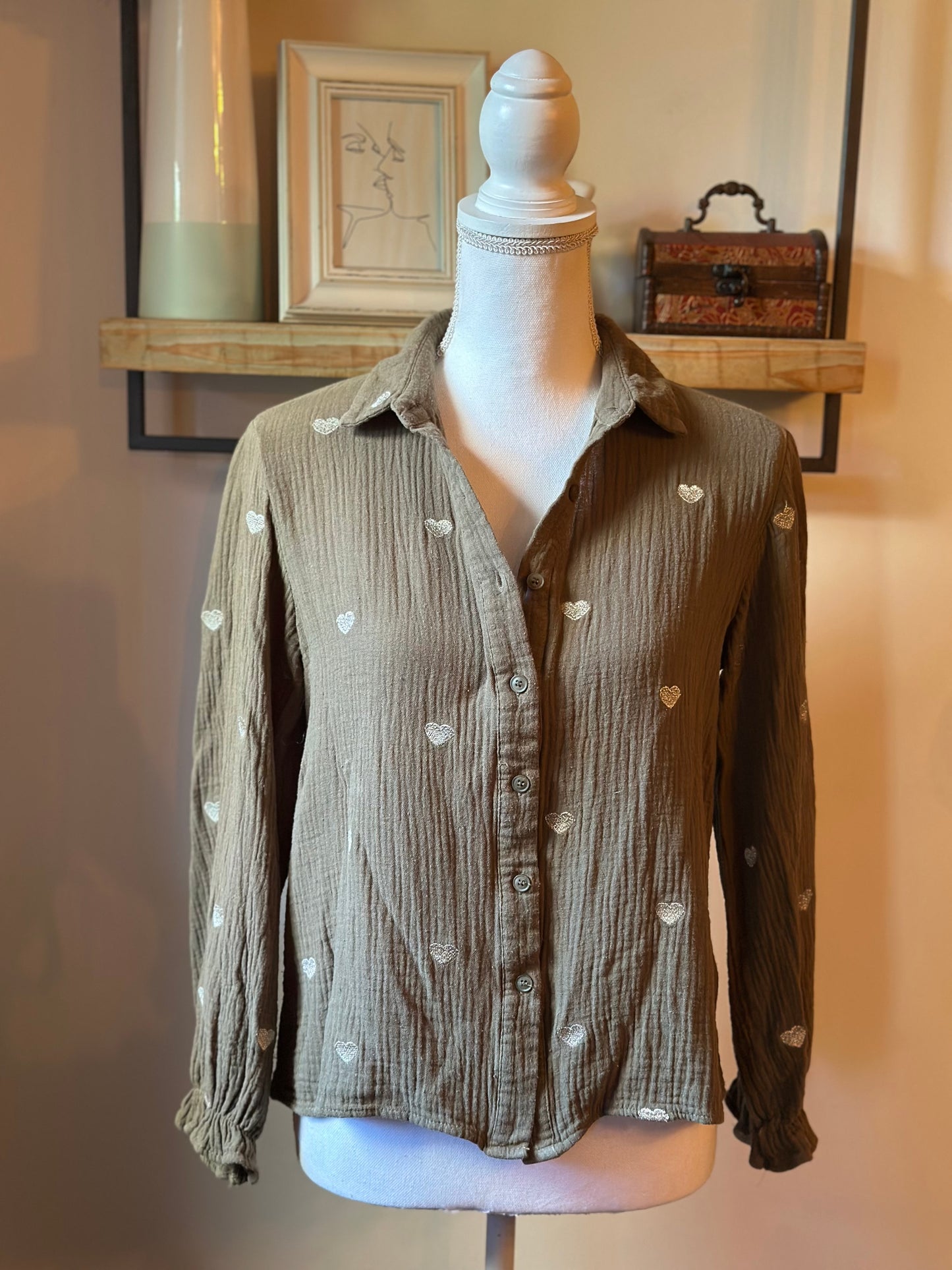 Chemise à motifs cœurs en gaze de coton kaki T.36