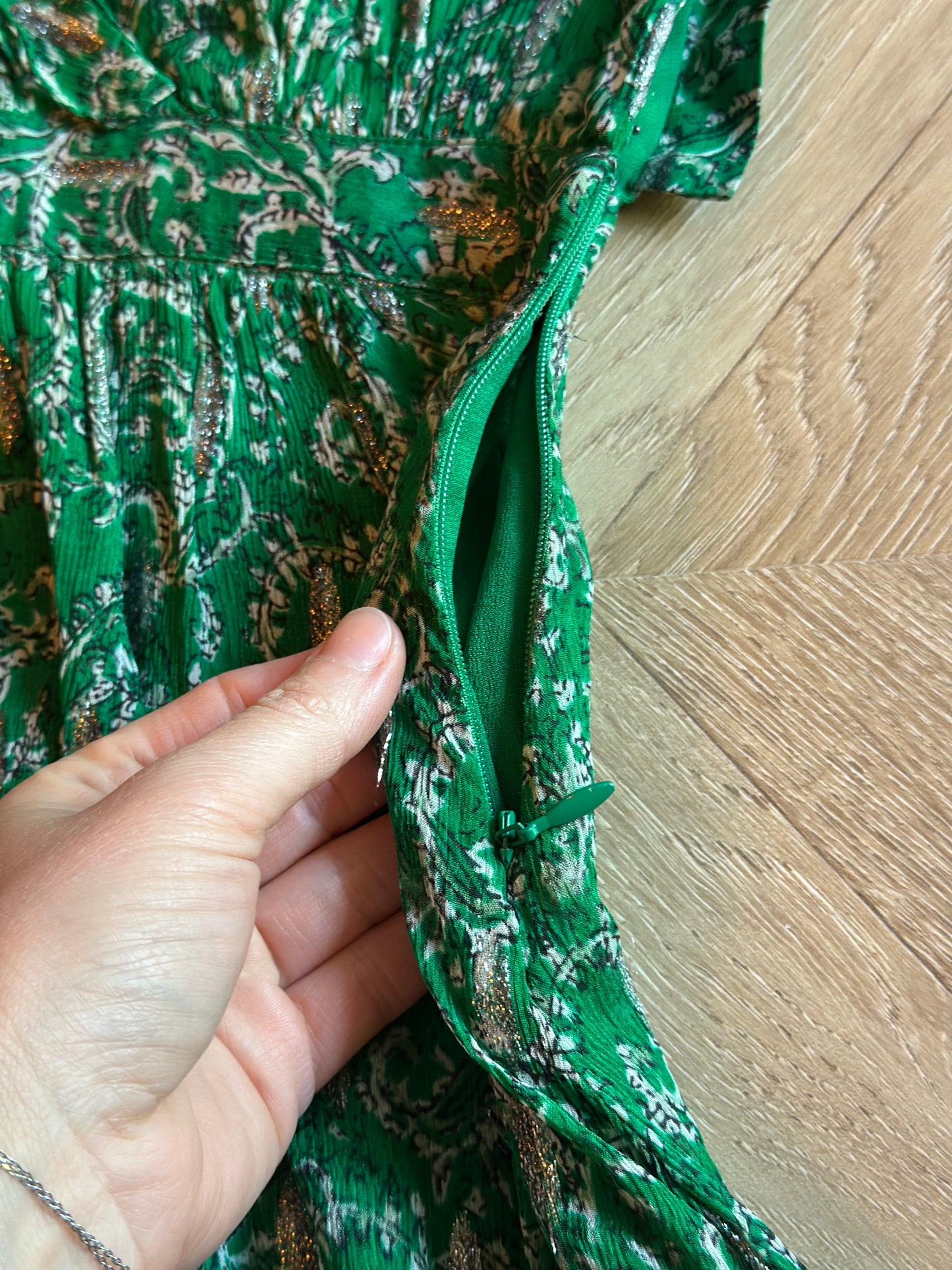 Robe fluide cachemire vert lurex modèle Clem T.34