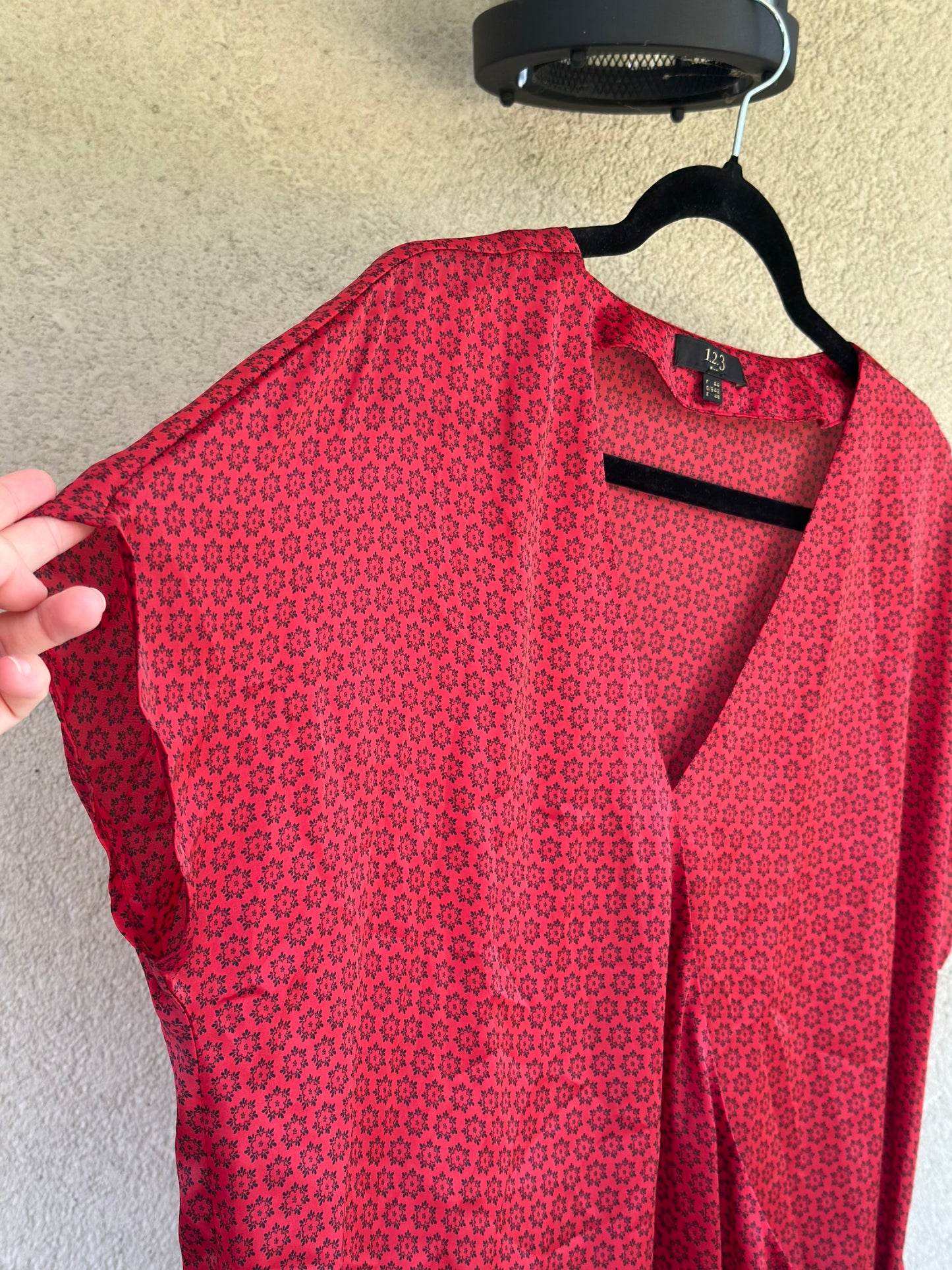 Blouse effet satiné – imprimé fleuri col V T.44