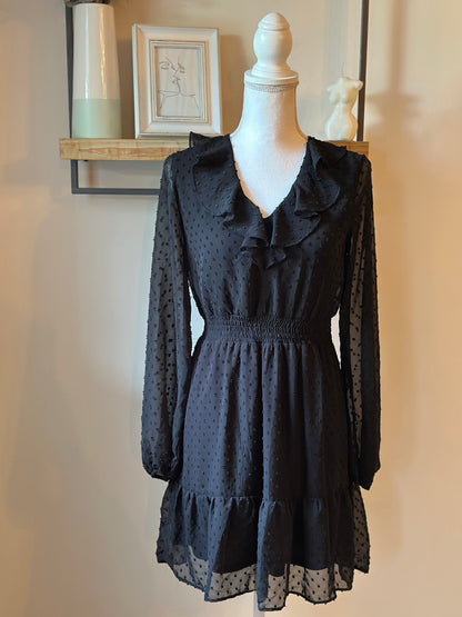 Robe noire plumetis à volants – T.36