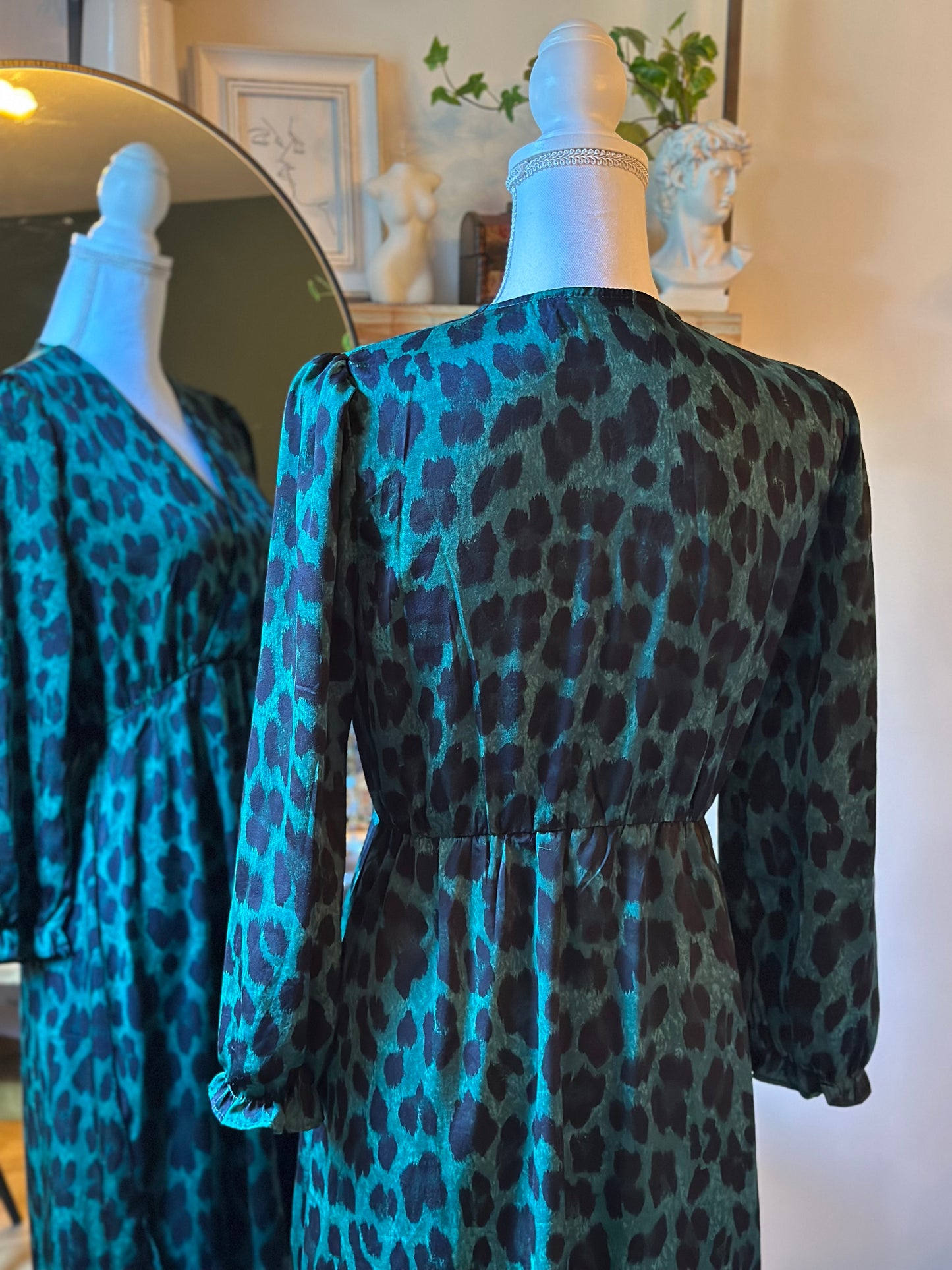 Robe longue imprimé léopard vert et noir T.36