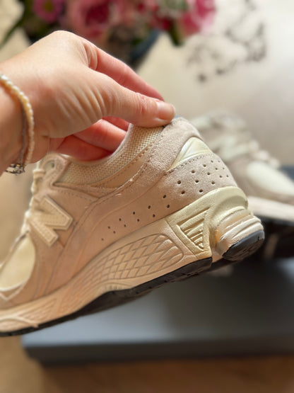 Basket New Balance 2002R beige P.36