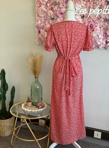 Robe fluide rouge à motifs fleuris blancs T.36/38