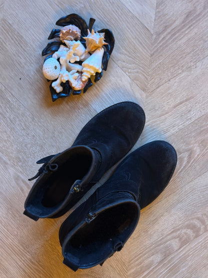 Bottines en cuir daim P.39