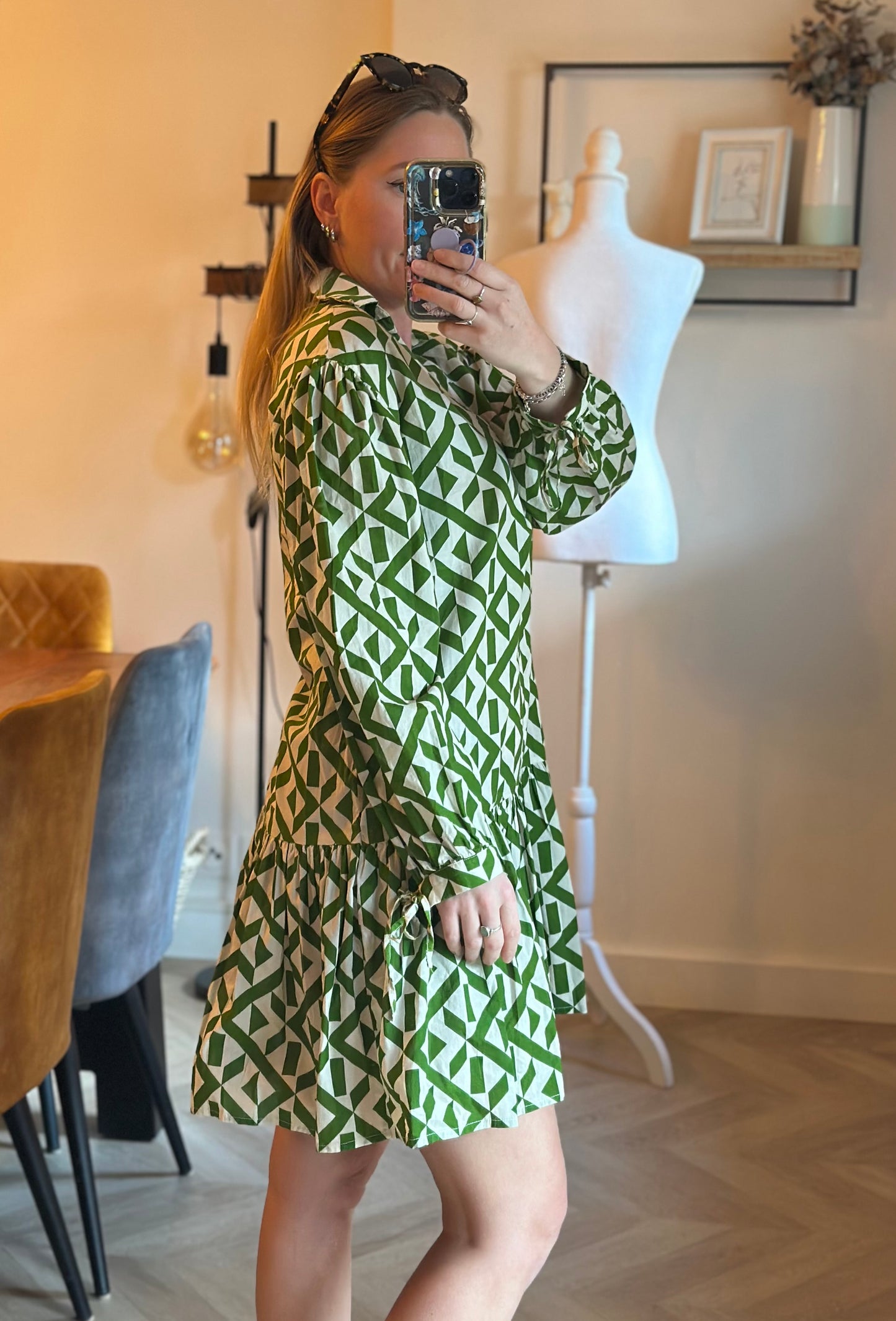 Robe courte trapèze H&M à imprimé graphique neuve T.34 oversize