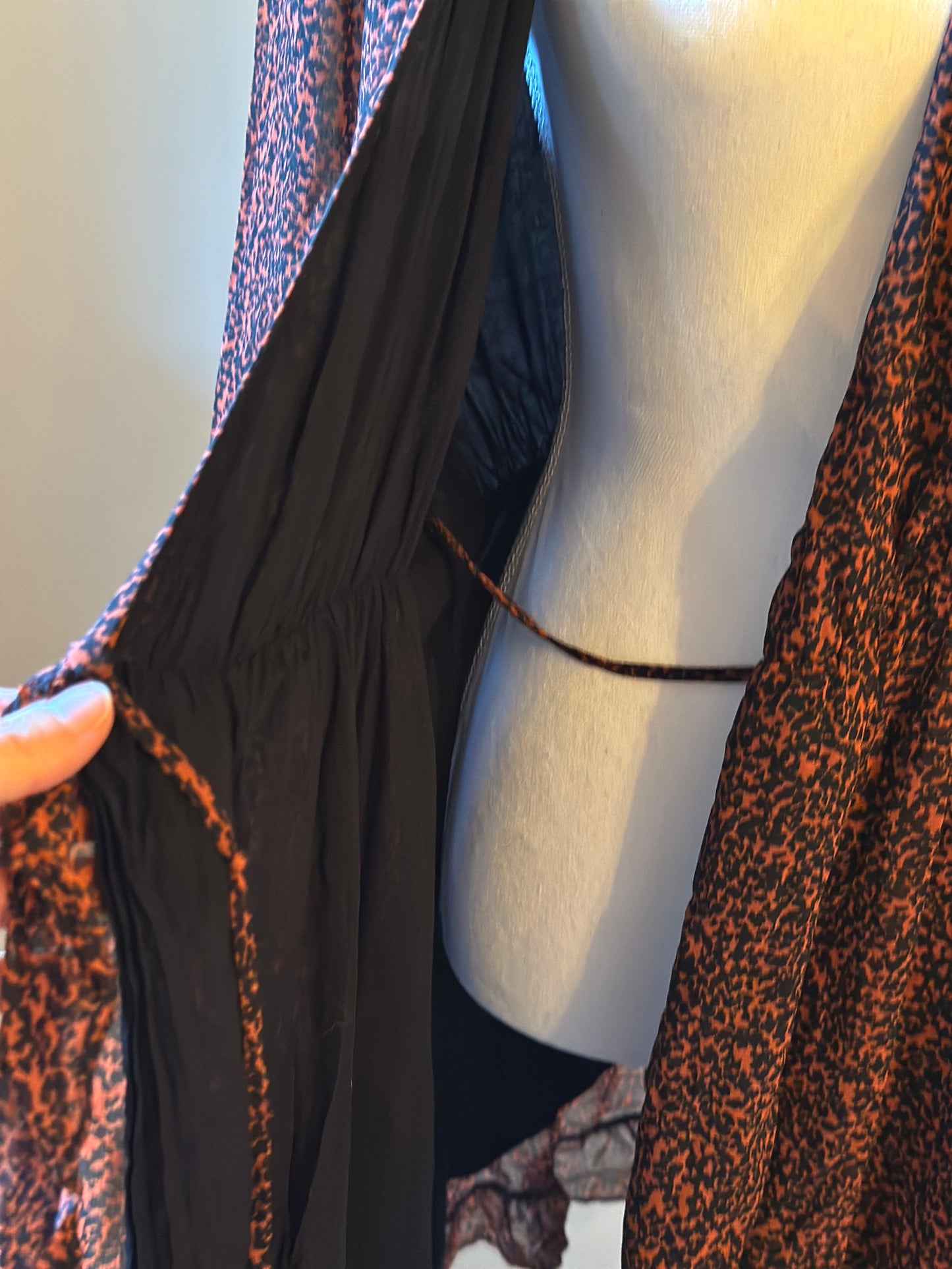 Robe portefeuille imprimée bordeaux et noir T.36