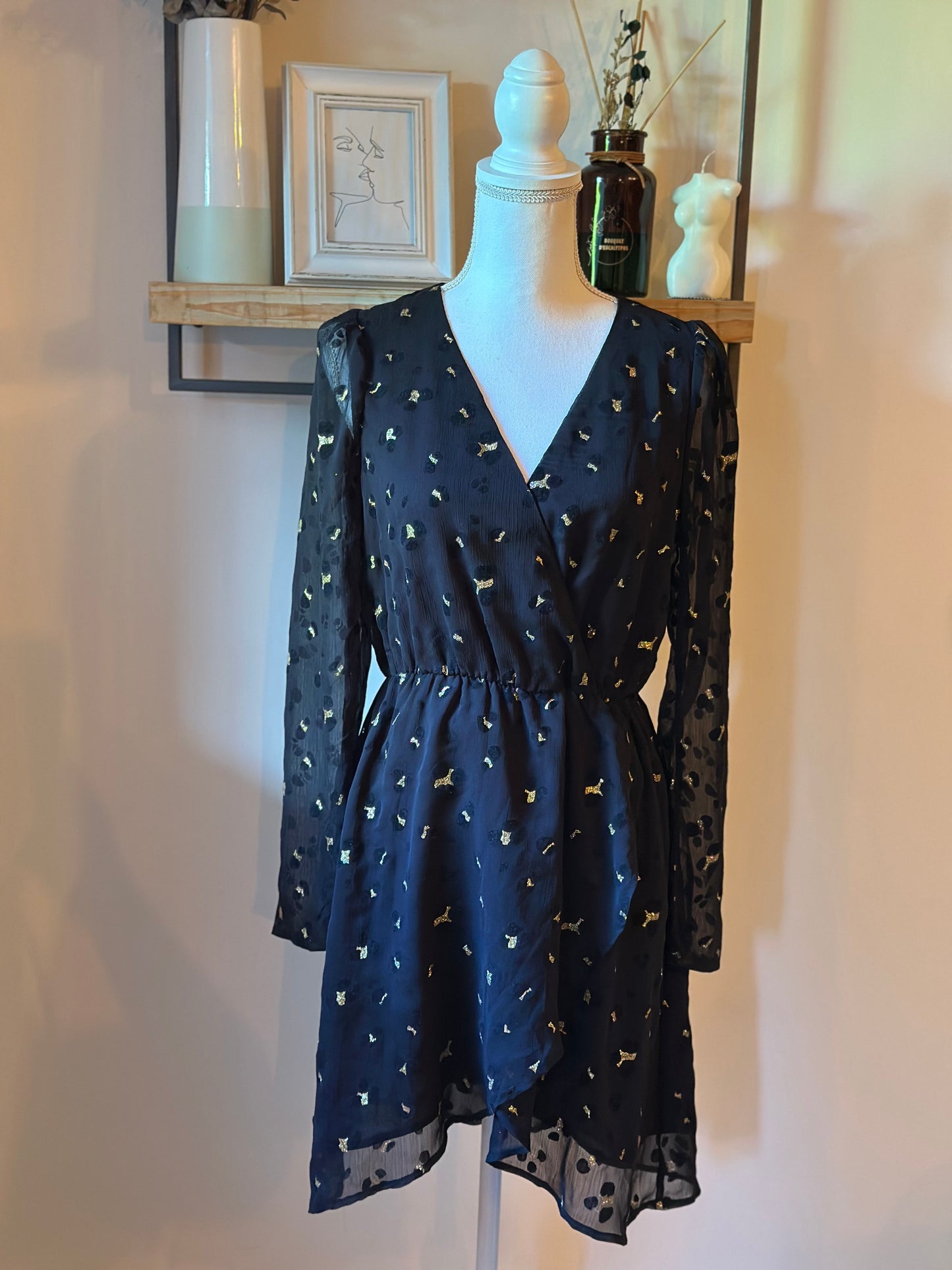Robe noire voile plumetis doré T.36/38