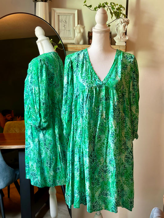 Robe fluide verte à motifs T.36/38