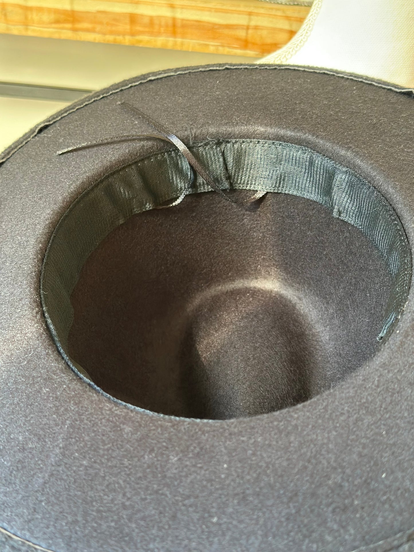 Chapeau en laine noir élégant femme taille 55/58 cm