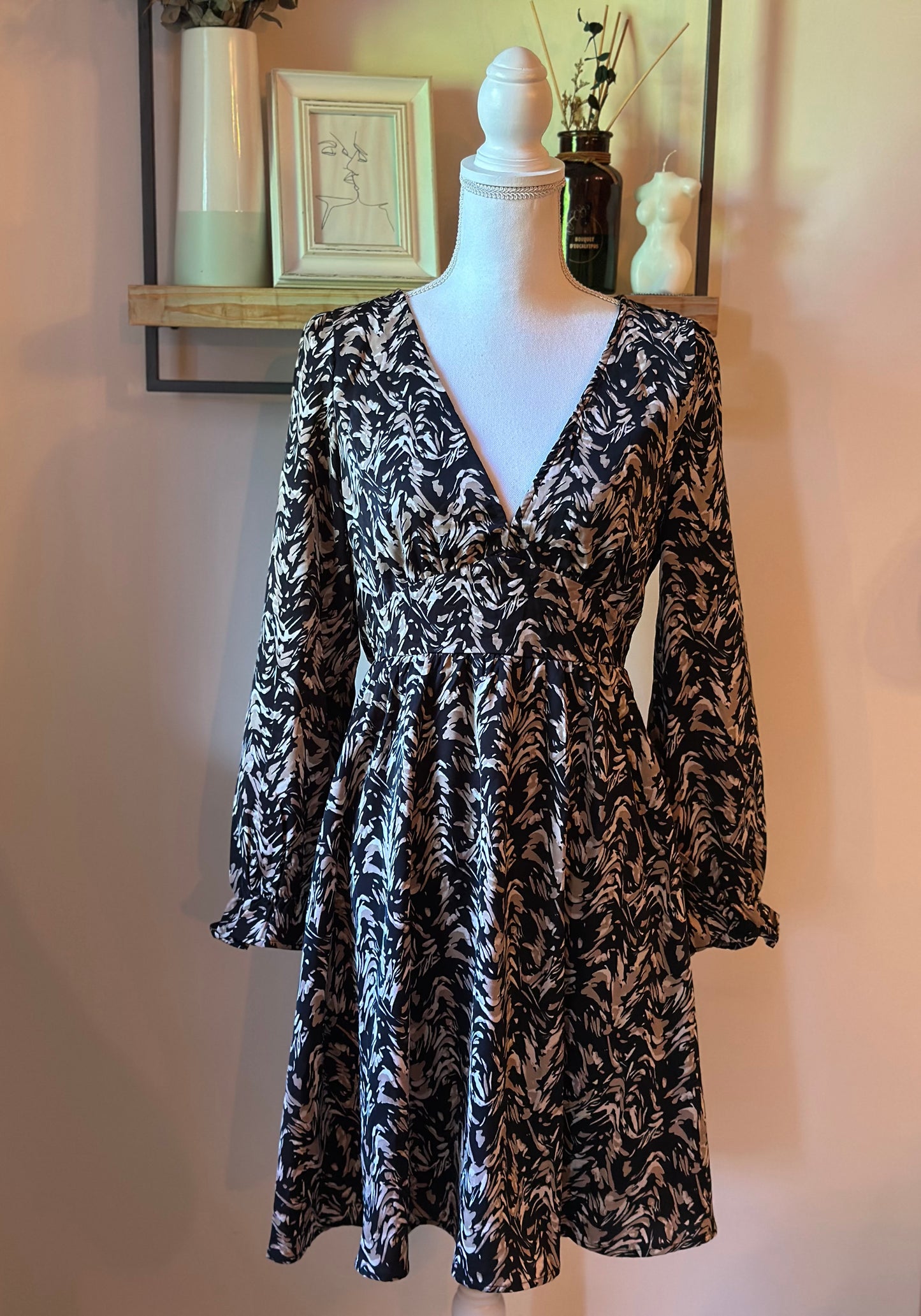 Robe fluide imprimé noir et beige T.38/40