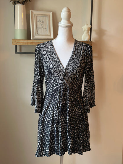 Robe cache-cœur imprimé noir et blanc T.34