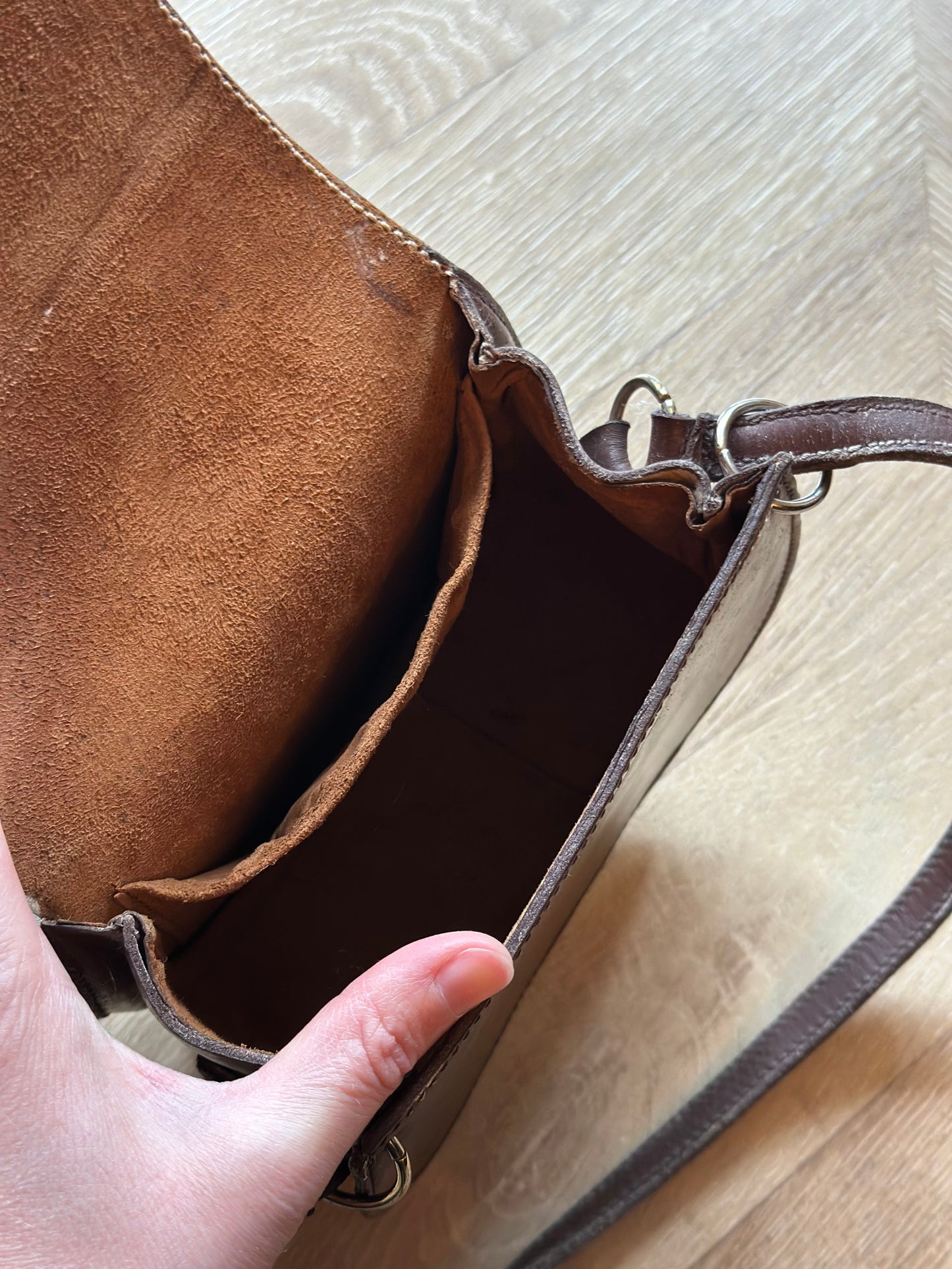 Sac bandoulière cuir marron vintage boucle métal – Made in France