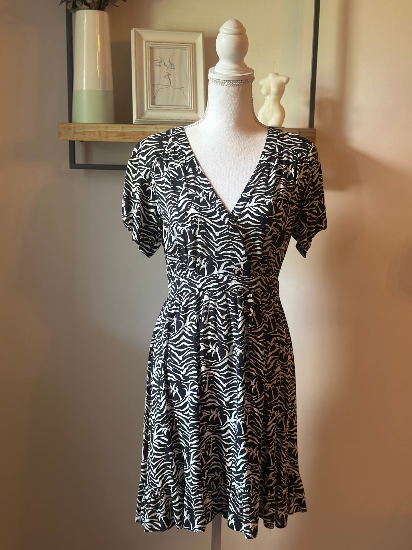 Robe imprimé zèbre palmiers noir et blanc T.36