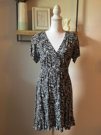 Robe imprimé zèbre palmiers noir et blanc T.36