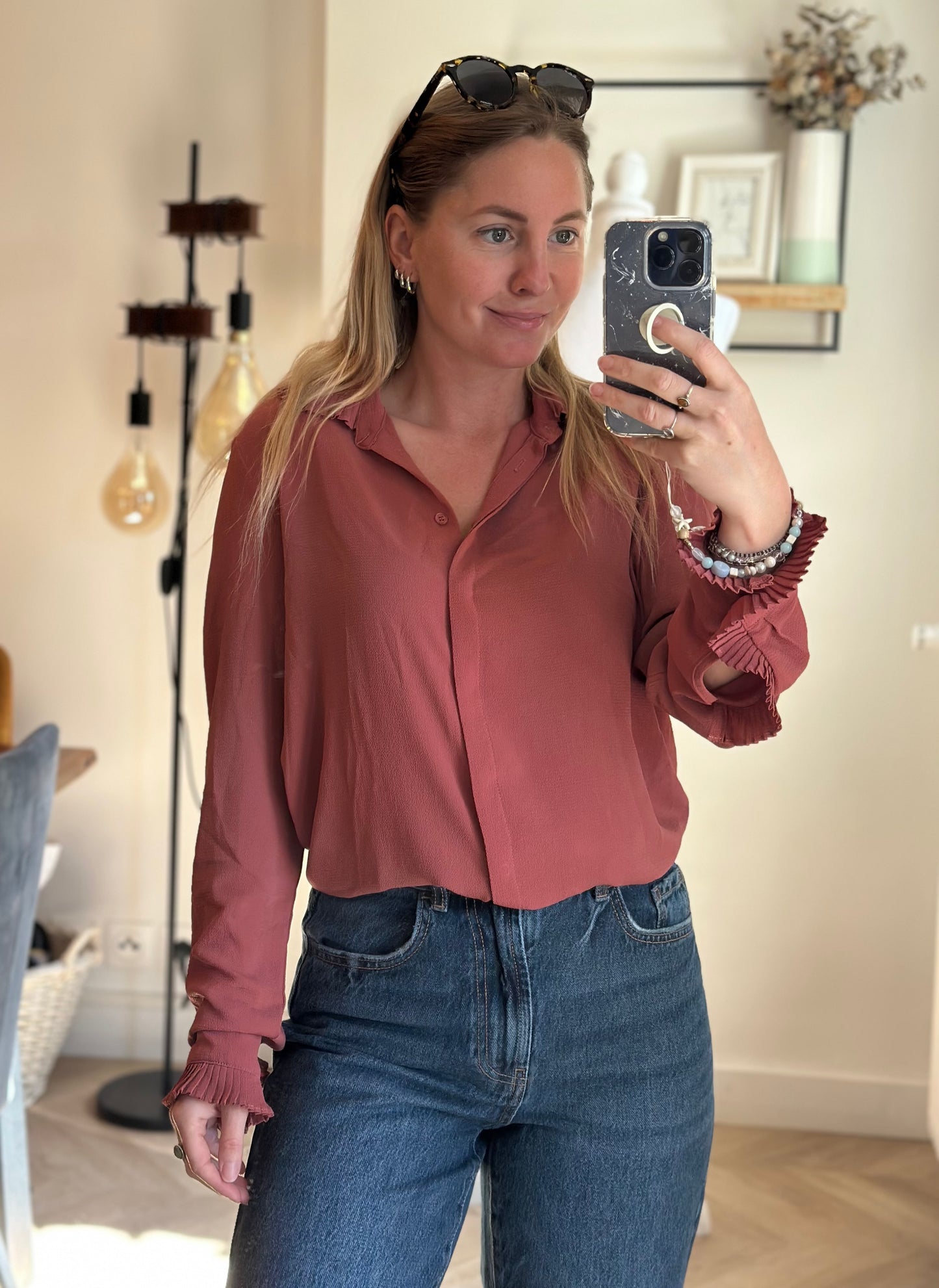 Chemise fluide rose détails plissés col et poignets T.36