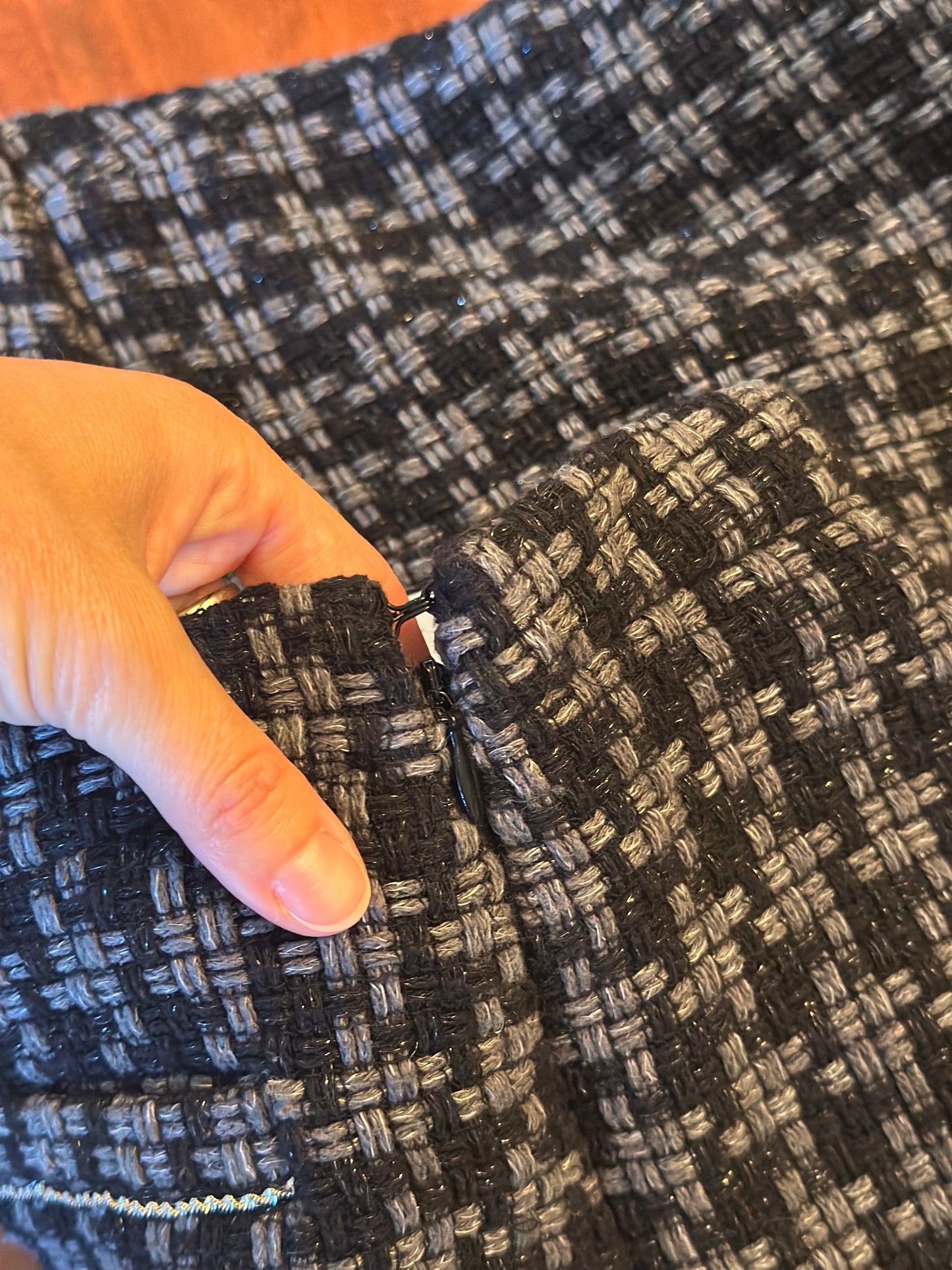 Short en tweed à carreaux T.40