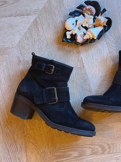 Bottines en cuir daim P.39