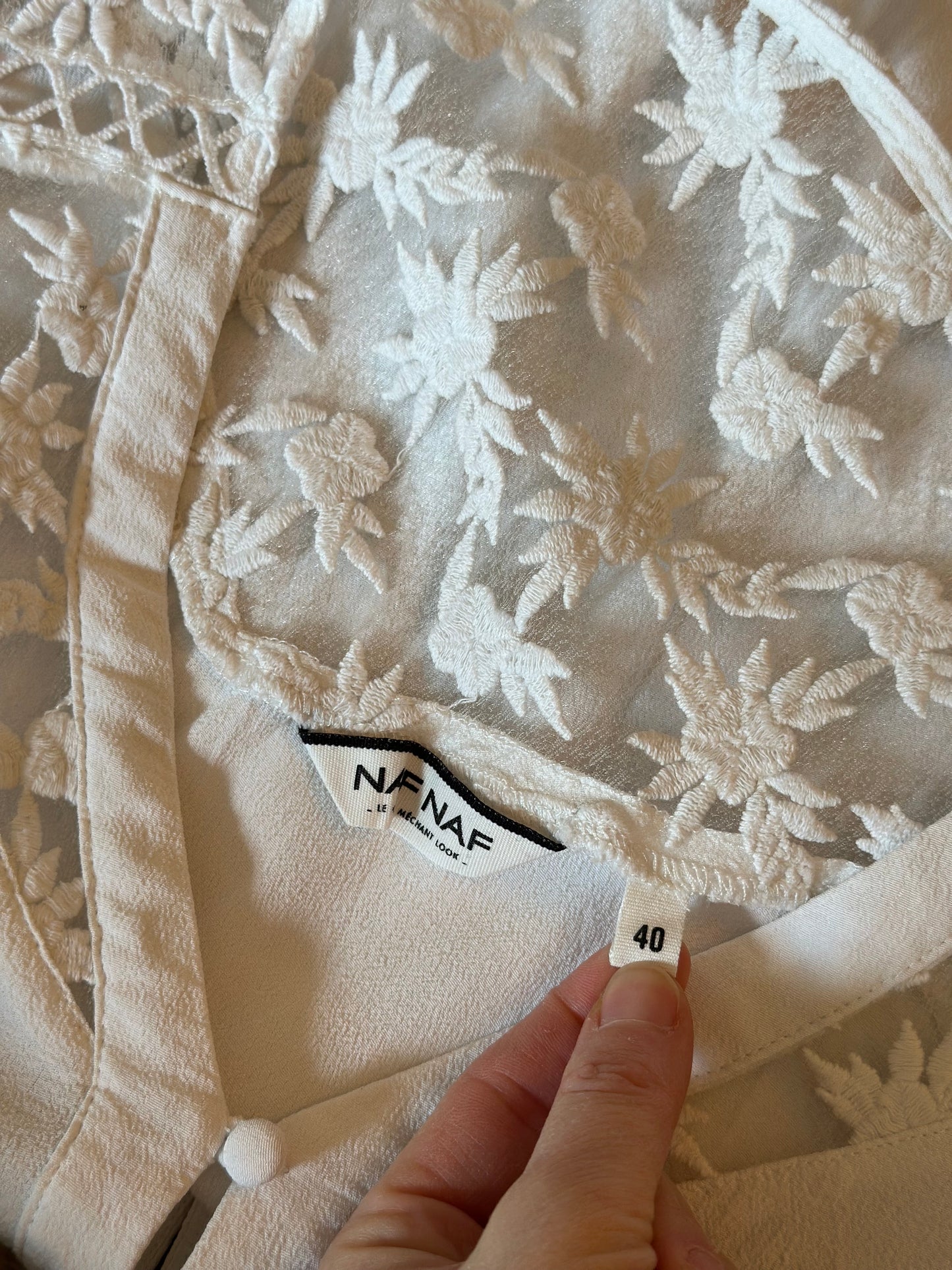 Blouse brodée blanche T.40