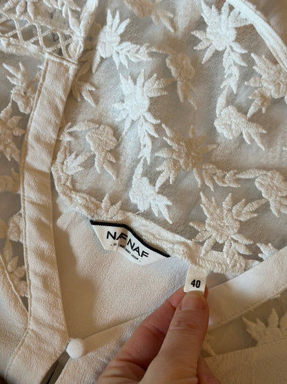 Blouse brodée blanche T.40