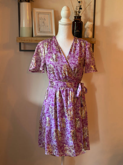 Robe portefeuille imprimé mauve et doré T.34