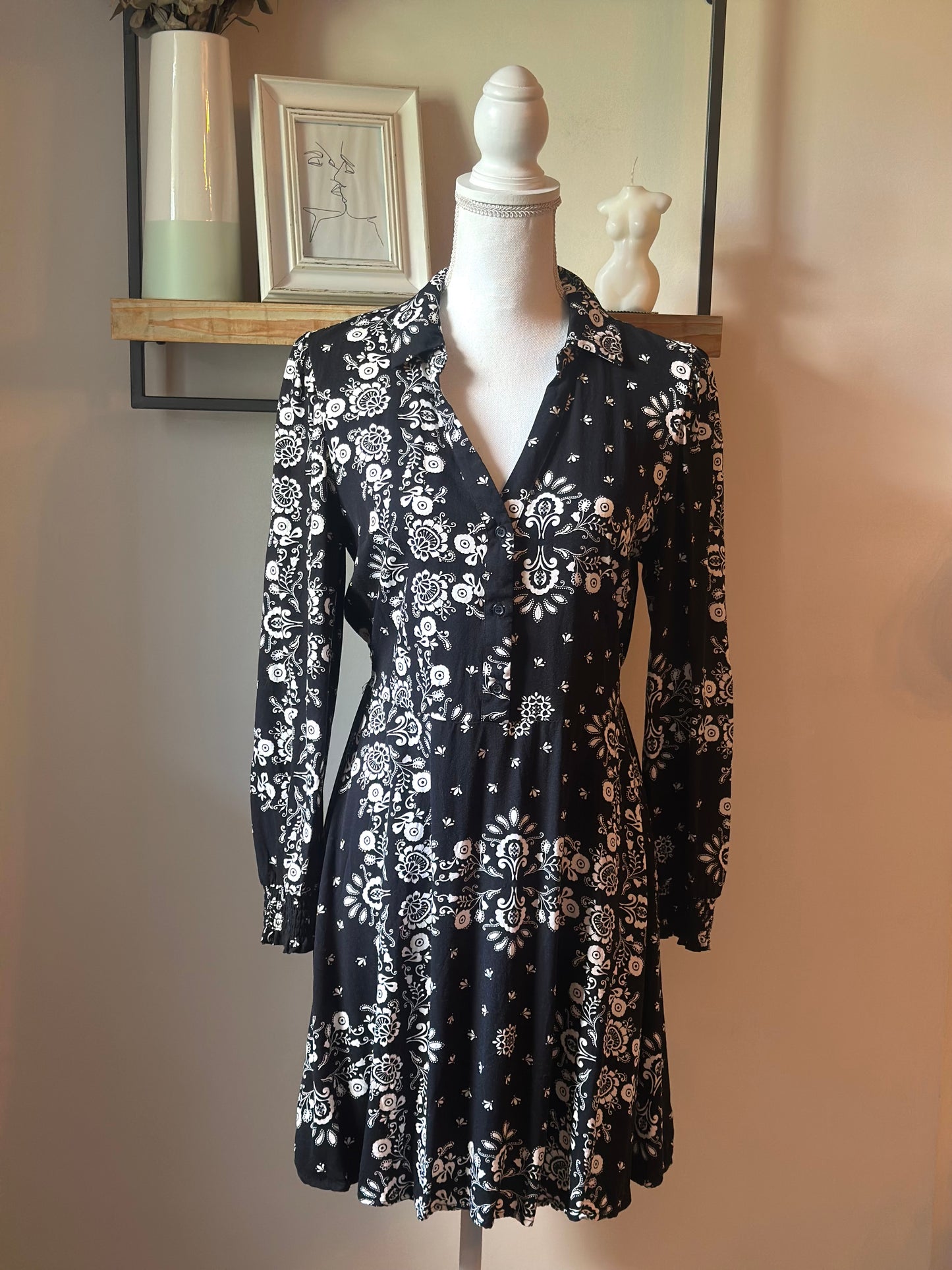 Robe évasée imprimé noir et blanc viscose T.38