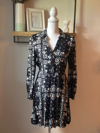 Robe évasée imprimé noir et blanc viscose T.38