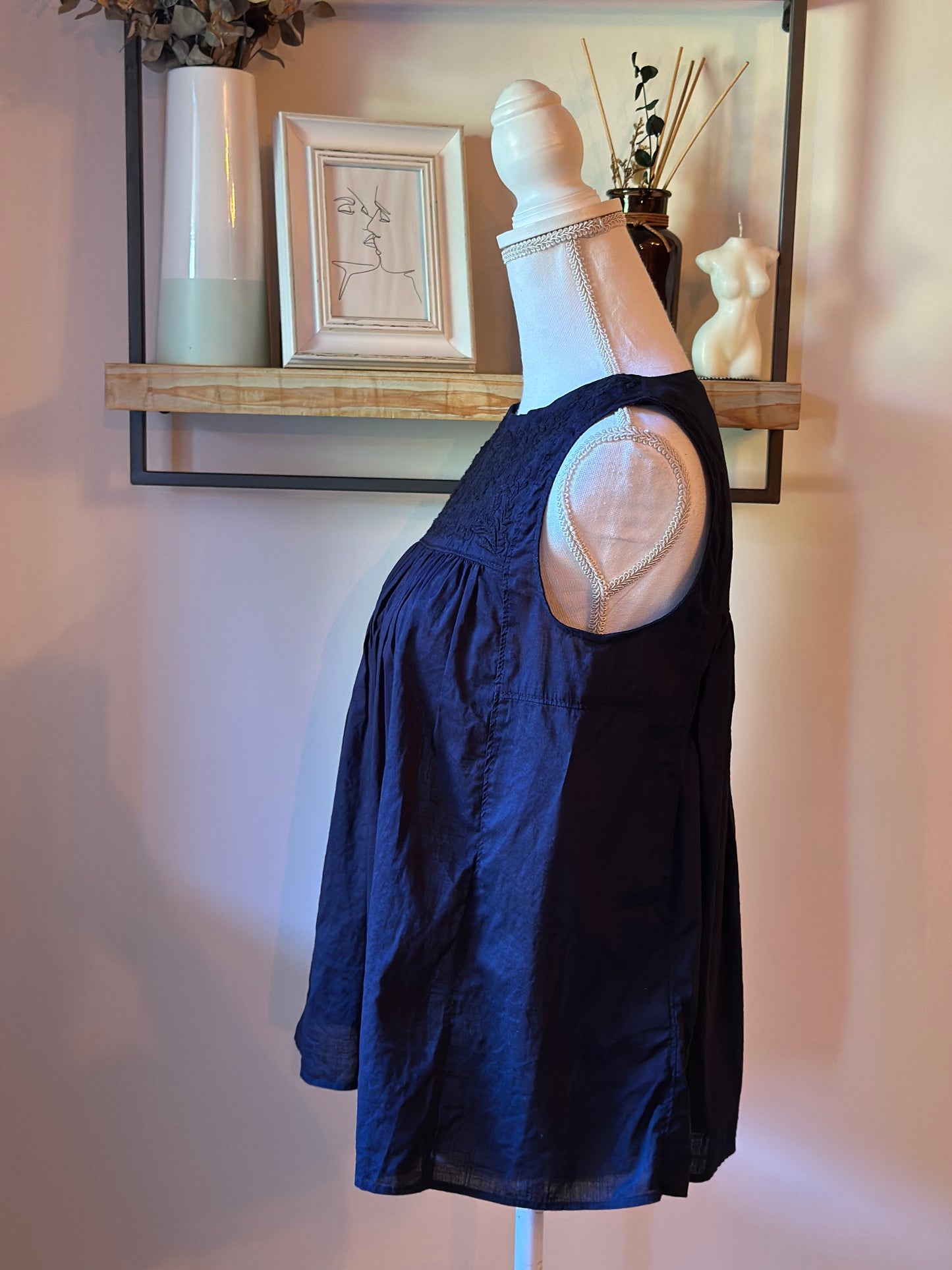 Blouse en coton brodé T.36