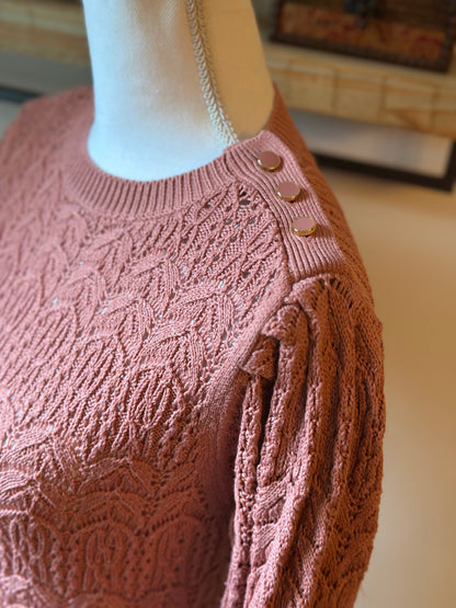Pull ajouré rose T.36